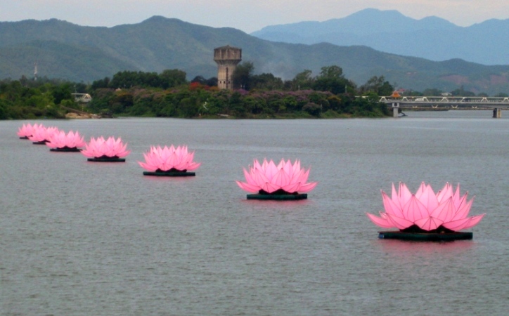 ການເຄື່ອນໄຫວຕ່າງໆເນື່ອງໃນໂອກາດ ງານບຸນວິສາຂະບູຊາ ພສ 2557